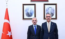 AK Partili Vekiller, Sakarya’nın ulaşım dosyasını Bakan Uraloğlu'na sundu