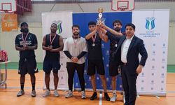 Futsal turnuvasında şampiyonlar ödüllerini aldı