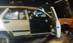 Hafif ticari araç ile otomobil çarpıştı: 6 yaralı