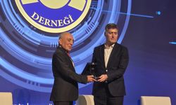 Prof. Dr. İbrahim Özçelik’e “Siber Güvenlik Ekosistemine Katkı Veren Akademisyen” ödülü