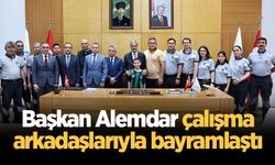 Başkan Alemdar çalışma arkadaşlarıyla bayramlaştı