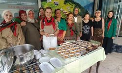 Trabzonlular derneğinden aşure ikramı