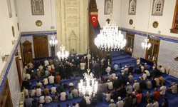 90 bin camide şehitler için dua edildi