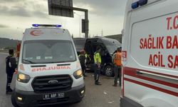 Anadolu Otoyolu'nda minibüs bariyere saplandı: 7 kişi yaralandı