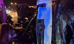 Bolu’da tanker gişelere çarpıp devrildi: 1 yaralı