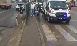 2 otomobil kazaya karıştı: Yaya ve sürücü yaralandı