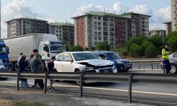 TEM Otoyolu’nda 4 araçlı zincirleme kaza