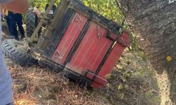 Fındık işçilerini taşıyan traktör devrildi: 4 yaralı