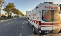 Park halindeki tıra çarptı: 1 yaralı