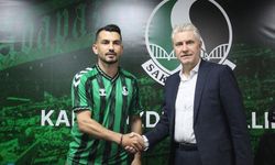 Sakaryaspor'da şok ayrılık! Takım arkadaşları ile vedalaşarak kamptan gitti