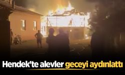 Hendek'te alevler geceyi aydınlattı