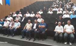 As Akyazıspor'da başkan Şamil Türkan ve yönetimi güven tazeledi