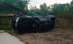 Araç takla attı, sürücü hafif yaralı kurtuldu