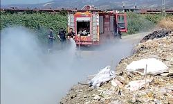 Geyve'de çöplük alanda yangın