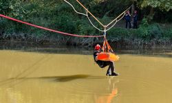 Büyükşehir’in itfaiyecileri Sakarya Nehri üzerinde nefes kesti