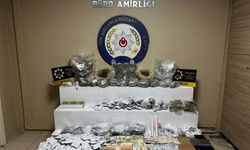 Kocaeli’de narkotik baskını: 5 şüpheli yakalandı, 9 kilo uyuşturucu ele geçti