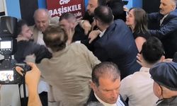 CHP kongresinde kavga: Tekme ve tokatlar havada uçuştu