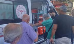 Cami önünde fenalaşan yaşlı adam hastaneye kaldırıldı