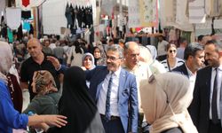 Başkan Şenol Dinç yeni yerinde kurulan kumaş pazarını ziyaret etti