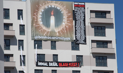 Kartalkaya faciasının sembolü çarşafları binanın penceresinden sarkıttı
