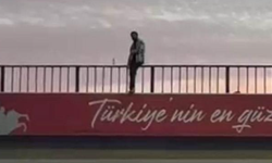 Köprüye çıkan şahsı polis ikna etti
