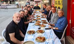 Alemdar ve Işıksu, esnafla sabah kahvaltısında bir araya geldi