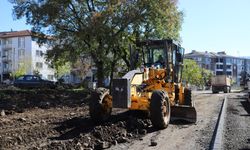 Hendek Yenimahalle'de 4 sokakta hummalı çalışmalar sürüyor