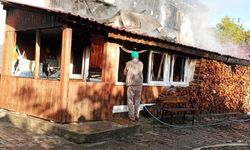 Bolu’da 2 katlı ev küle döndü