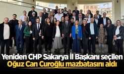 Yeniden CHP Sakarya İl Başkanı seçilen Oğuz Can Curoğlu mazbatasını aldı