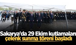 Sakarya'da 29 Ekim Cumhuriyet Bayramı kutlamaları çelenk sunma töreni ile başladı