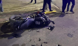 İş makinesi ile çarpışan motosikletli ağır yaralandı