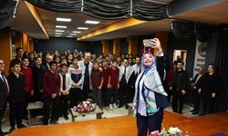 Çiğdem Erdoğan'dan Serdivan Anadolu İmam Hatip Lisesine ziyaret
