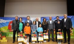 İlk ve Ortaokul Öğrencilerine ödül yağdı