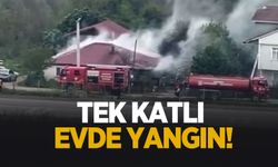 Yangında tek katlı ev kullanılamaz hale geldi