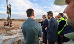 Başkan Yusuf Alemdar, Karakamış’ta spor salonu çalışmalarını inceledi