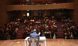 Serdivan’da Taha Kılınç söyleşisine yoğun ilgi