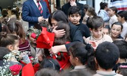 39 yıllık eğitimciye unutulmaz veda: Gözyaşlarıyla uğurlandı