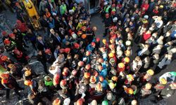 Enkazdan sağ kurtulan Dilara, hastaneden taburcu oldu