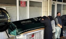 Fabrika yangınında ağır yaralanmıştı: Hastanede hayatını kaybeden Yıldız, son yolculuğuna uğurlandı