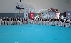 Akyazı'da 27 öğrenci icazet merasiminde hafızlık belgelerini aldı