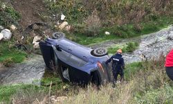 Otomobil dereye uçtu