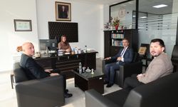 Başkan Dinç İl Halk Kütüphanesini ziyaret etti