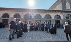 Eğitim-Bir-Sen’den “Tarihin Sıfır Noktasına Yolculuk”