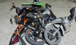 Motosikletler kafa kafaya çarpıştı, 2 yaralı