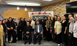 Yenikent Halk Eğitimi Merkezi'nde öğretmenler günü kutlaması
