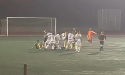 Amatör maçta futbolcular tekme tokat birbirine girdi