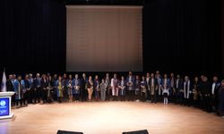 SAÜ, bilimsel başarının rotasını çizen isimleri ödüllendirdi