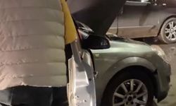 Park halindeki otomobil alev aldı