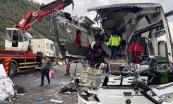 Katliam gibi kaza: 7 ölü, 11 yaralı