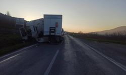 Bilecik'te tır kontrolden çıktı: 1 yaralı